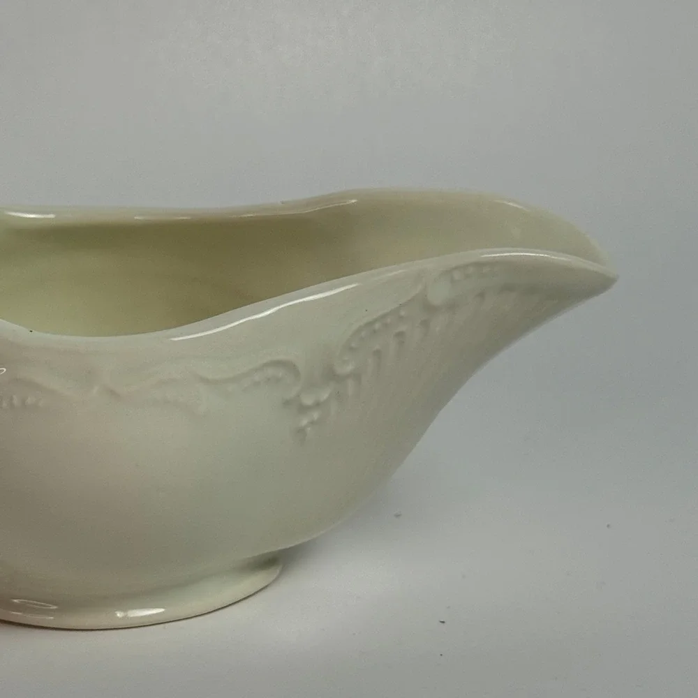 Leedsware Creamware Gravy Boat Leeds Pottery England Cream Embossed Sauce 6.5